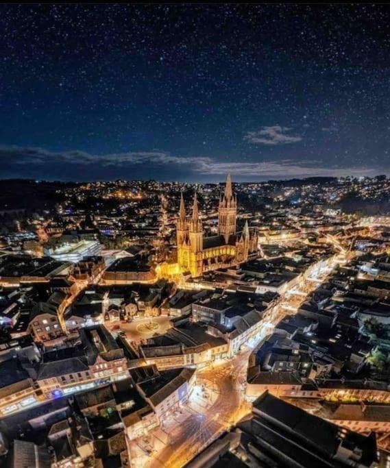 Truro City Escape Exteriör bild